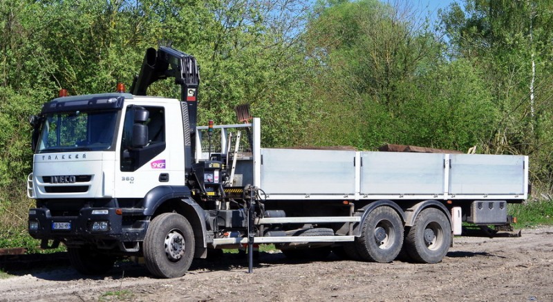 IVECO Trakker 360 E5 (2018-04-19 Ham) (2).jpg