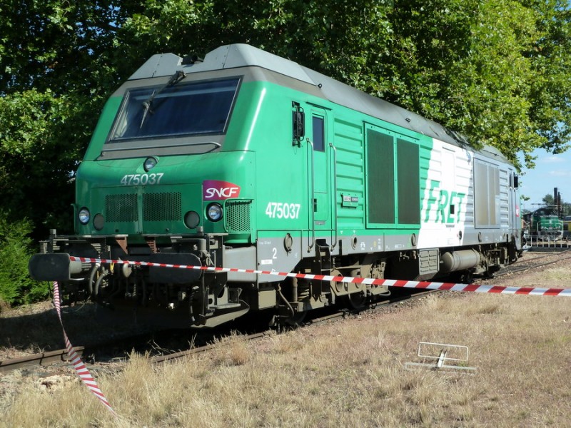 75037 (2012-09-15 St Pierre des Corps) Livrée Fret (4).jpg