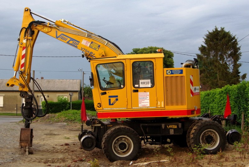 Vaiacar V704FR+ (2018-05-28 gare de Flavy-le-Martel) (4).jpg