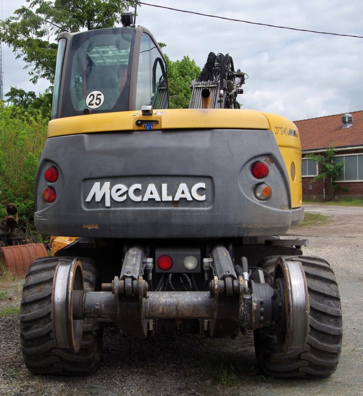 Mecalac 714MWRR (2018-05-30 Longueau) (2).jpg