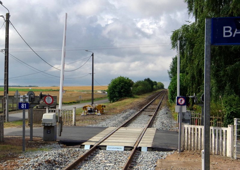 La Plaine Hirson 2017-07-25 PN 81 gare de Barenton-Bugny (7).jpg