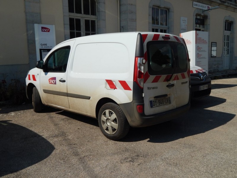 RENAULT KANGOO - DY 946 LR - SNCF (Copier).JPG