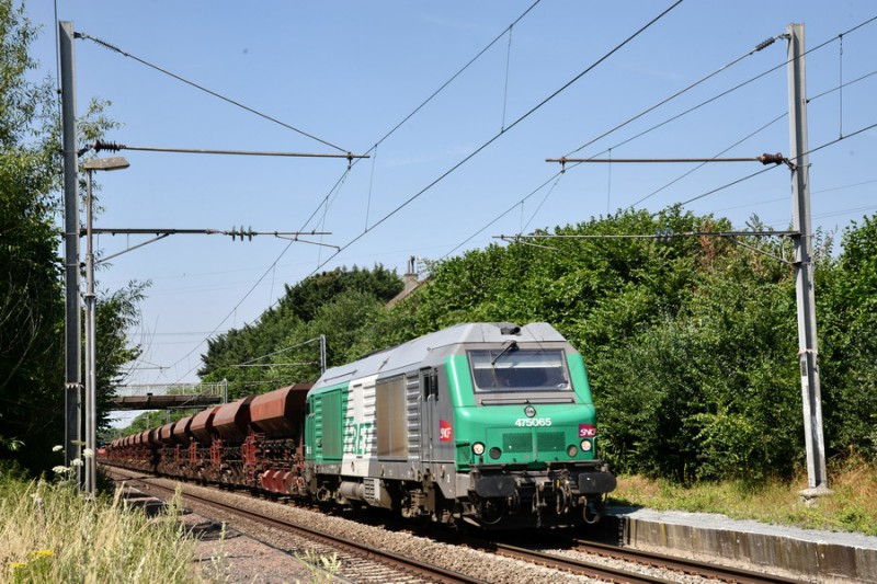 75065 (2018-07-06 passage à Wambaix) 66102 entre Cambrai et Busigny.jpg