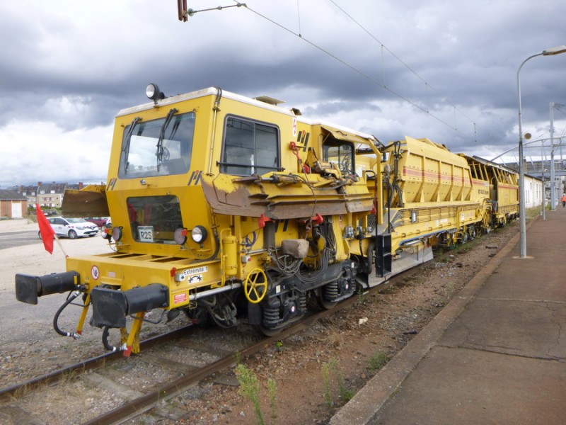 99 87 9 125 508-1 Type RGT 45-2B Dynamic (2018-08-13 gare e Blois) n°317 (1).jpg