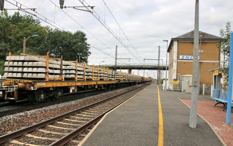 99 87 9 355 520-7 R87 5 (RVB Limeray 21 08 2018) (1).jpg (227 Kio) Vu 1875 fois 99 87 9 355 520-7 R87 5 (RVB Limeray 21 08 2018) (1).jpg