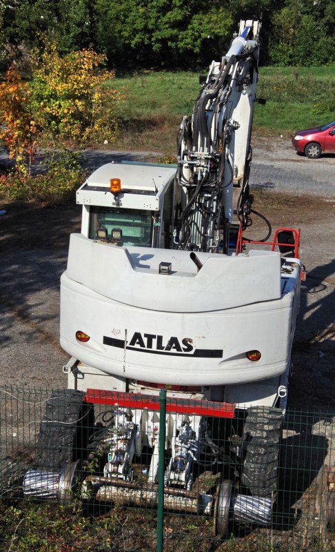 Atlas 1404ZW (2018-10-10 La Fère) Eiffage MD 010 (25).jpg