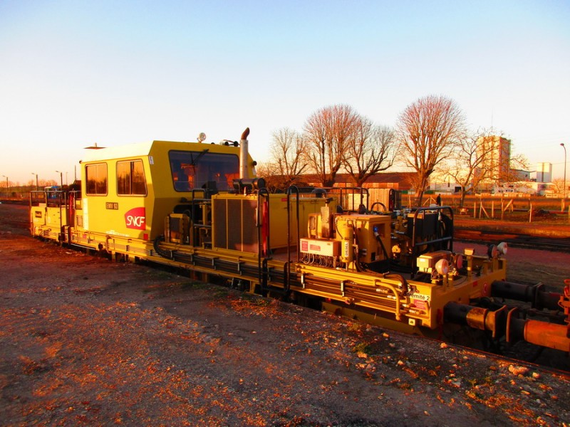 99 87 9 228 019-5 EMV 93 LM (2019-02-25 gare de Reignac) (1).jpg (246.4 Kio) Vu 3879 fois 99 87 9 228 019-5 EMV 93 LM (2019-02-25 gare de Reignac) (1).jpg