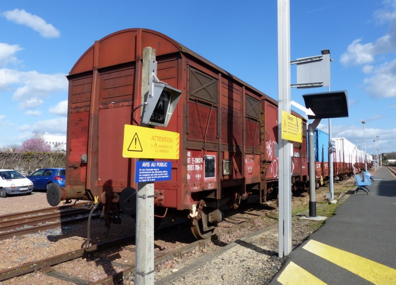 (1) 40 87 959 3 788-2 Us G98 2 F-SNCFR (2019-03-11 gare de Joué-les-Tours) (1).jpg