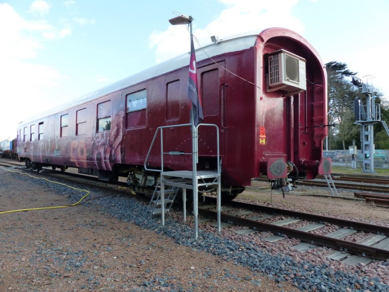 80 87 979 3 416-9 Uas H 55 0 F-SNCF-TR (2019-03-11 gare de Joué-les-Tours) (15).jpg