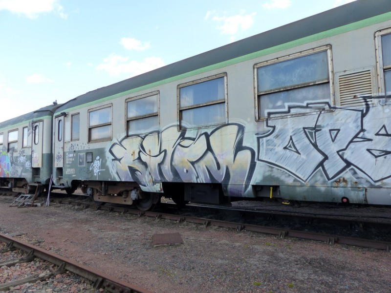 80 87 979 0 651-4 Uass H55 0 F-SNCFR (2019-03-11 gare de Joué-les-Tours) (4).jpg (197.54 Kio) Vu 4788 fois 80 87 979 0 651-4 Uass H55 0 F-SNCFR (2019-03-11 gare de Joué-les-Tours) (4).jpg