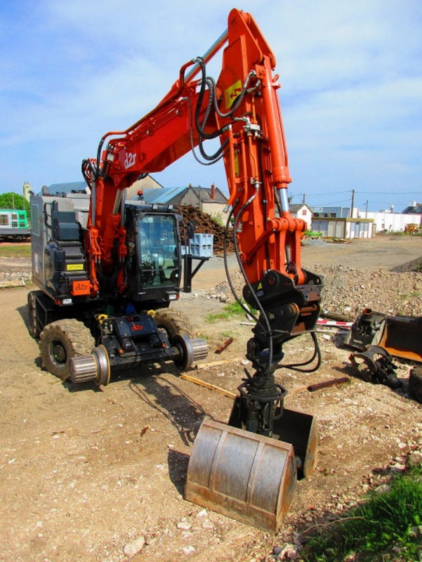 (31) D2R ZX 170 PRR entreprise  CLMTP CLAISSE Location Matériel Travaux Publics (Solesmes 72).jpg