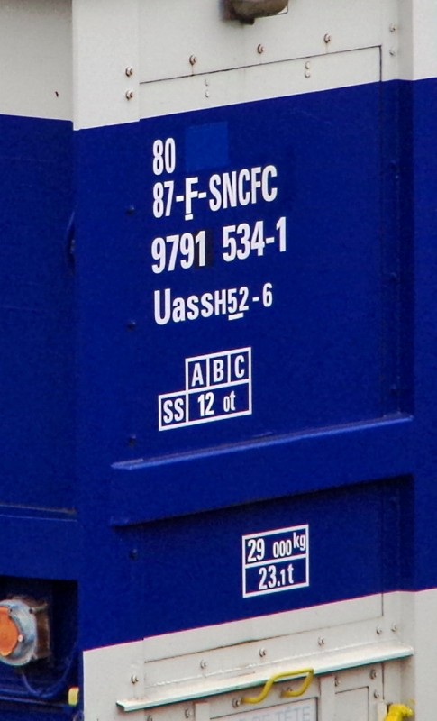 80 87 979 1 534-1 Uass H52 6 F-SNCFC (2019-05-01 Tergnier) (2).jpg