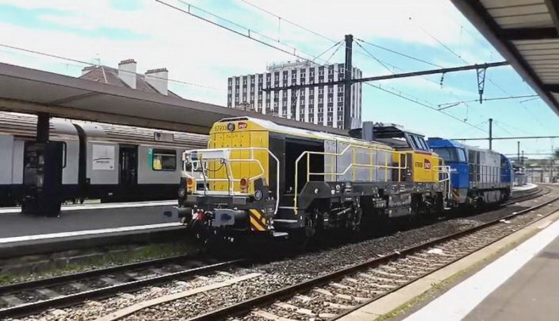 G 2000 BB 5001751 (2019-05-14 gare de Dijon) + DE 18 5502265 (2).jpg