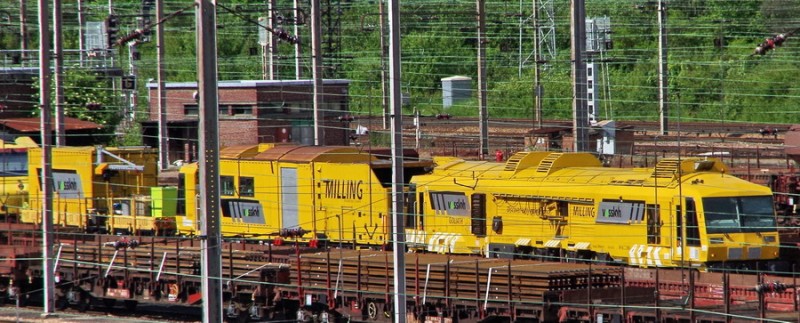 Vossloh Stabag (2019-05-25 Tergnier) ''Goliath'' Alpha Rail Team (1).jpg