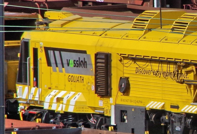 Vossloh Stabag (2019-05-25 Tergnier) ''Goliath'' Alpha Rail Team (6).jpg