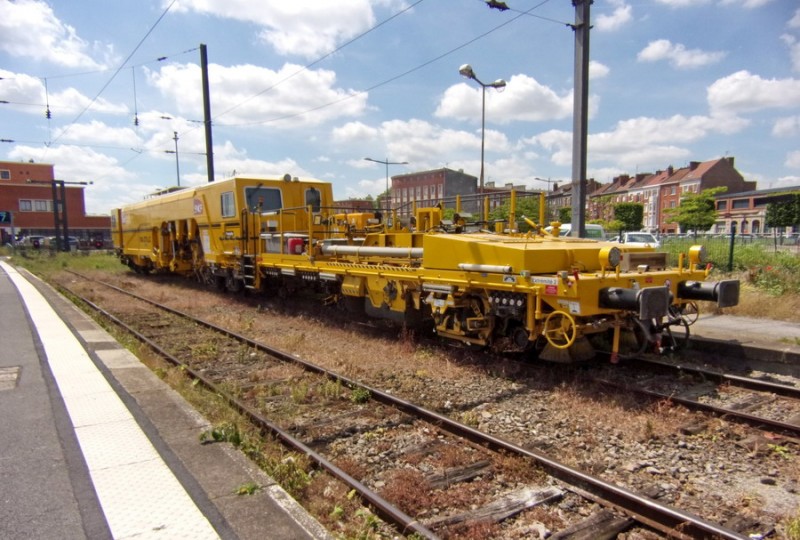 99 87 9 124 042-2 - 108-275 LC (2019-06-01 gare de Douai) (12).jpg