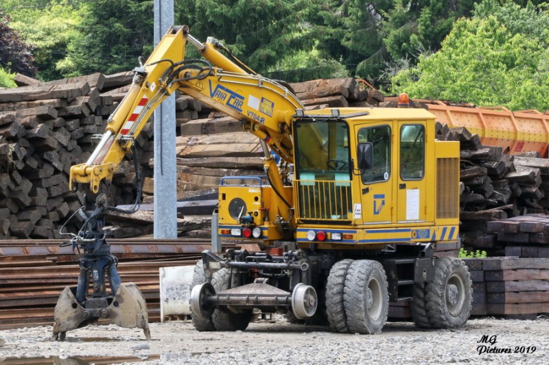VaiaCar V704FR (2019-06-15 Saint-Sulpice-Laurière) (1).jpg (270.72 Kio) Vu 3630 fois VaiaCar V704FR (2019-06-15 Saint-Sulpice-Laurière) (1).jpg