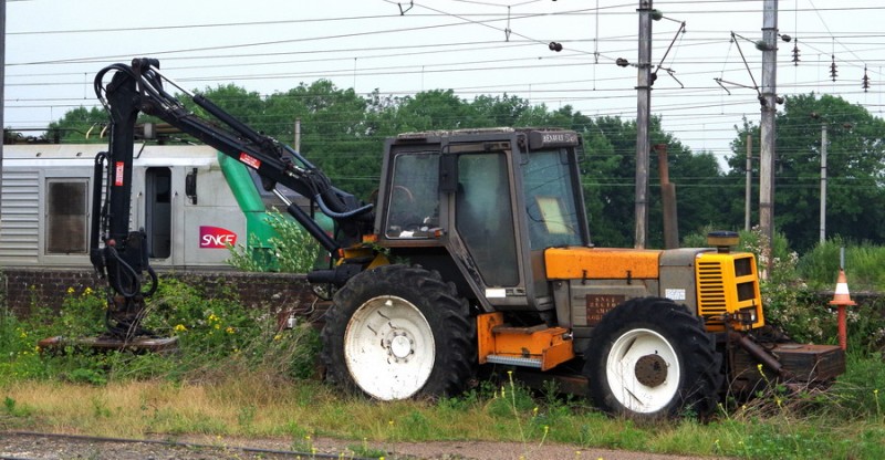 Renault R7922 (2019-06-26 C2MI d'Arras) Lorry 6 (1).jpg