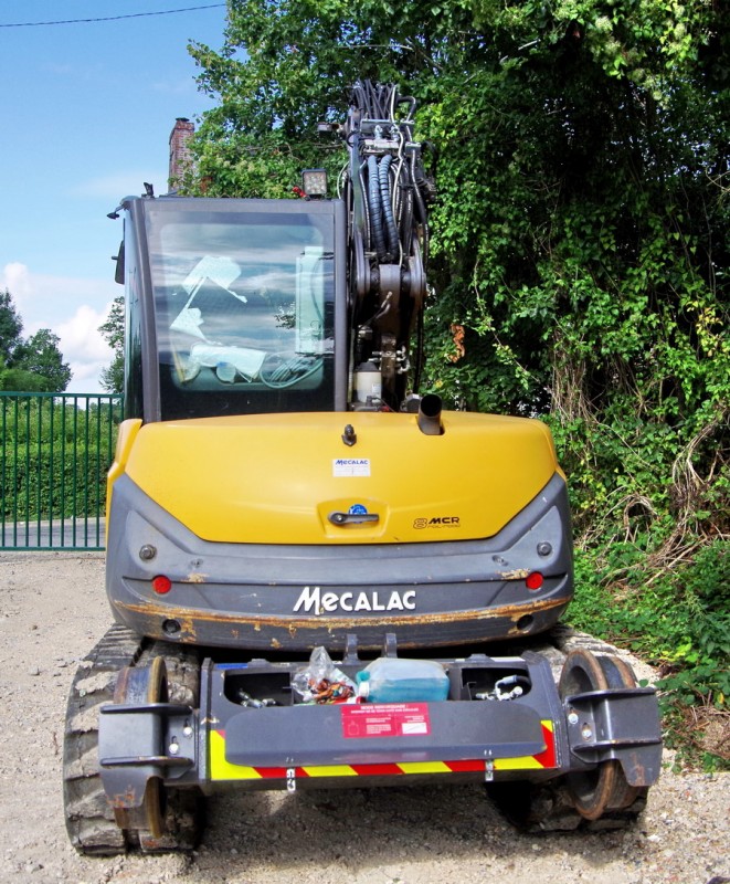 Mecalac 8mcr (2019-08-12 Saint-Segrée) Delcourt Rail (4).jpg