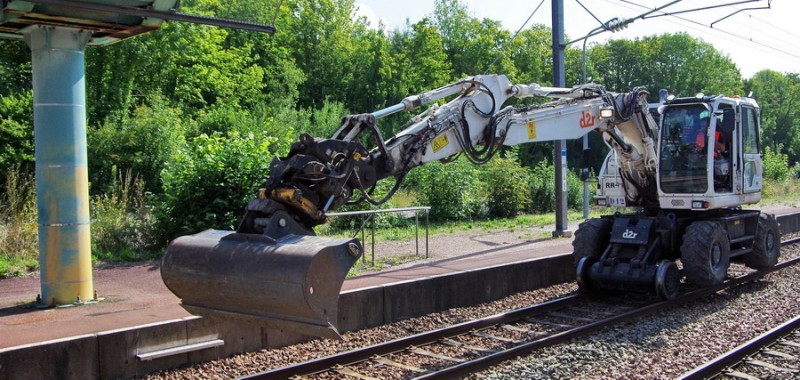 D2R ZX170PRR (2019-08-20 Poix de Picardie) Delcourt Rail D12 (1).jpg