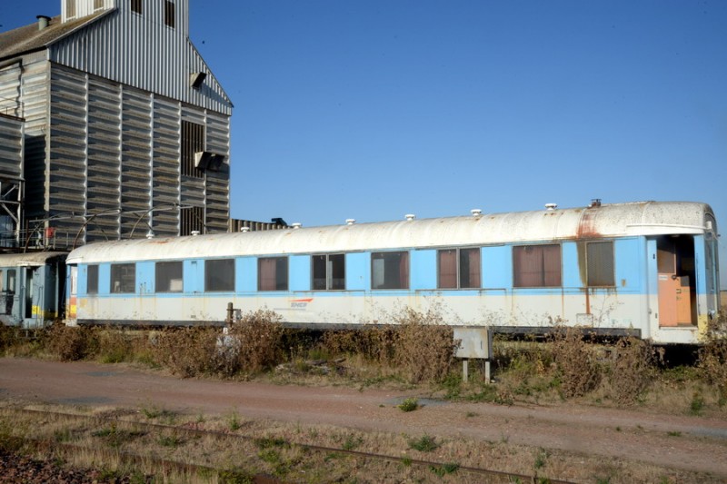80 87 979 2 121-6 Uas H70 0 SNCF-PRG (2019-09-19 Auneau) ex A8 OCEM PL.jpg (174.95 Kio) Vu 7235 fois 80 87 979 2 121-6 Uas H70 0 SNCF-PRG (2019-09-19 Auneau) ex A8 OCEM PL.jpg