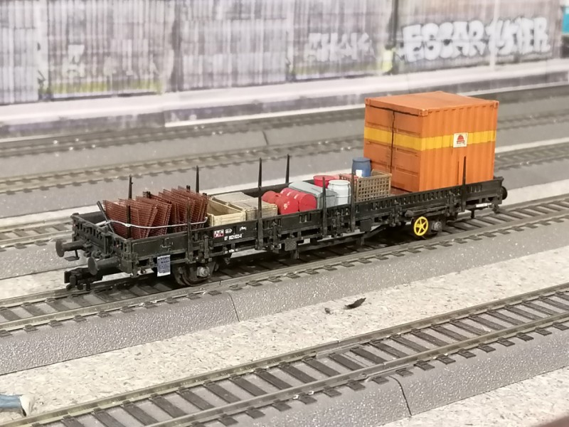 Wagon Ks COLAS Rail sur base Roco n°6 02.jpg