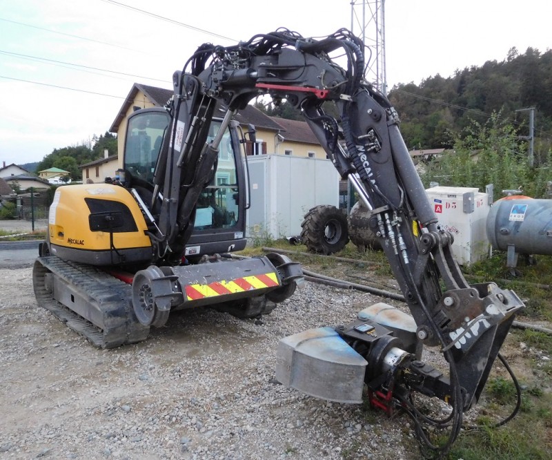 MECALAC 8 MCR - MEC08MCRKF0135018 - Delcourt Rail Nurieux 08-2022 (2).JPG
