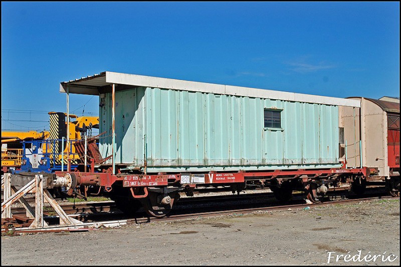 40 87 959 4 718-8 TL Us K55-1 StJory02 220510-border.jpg
