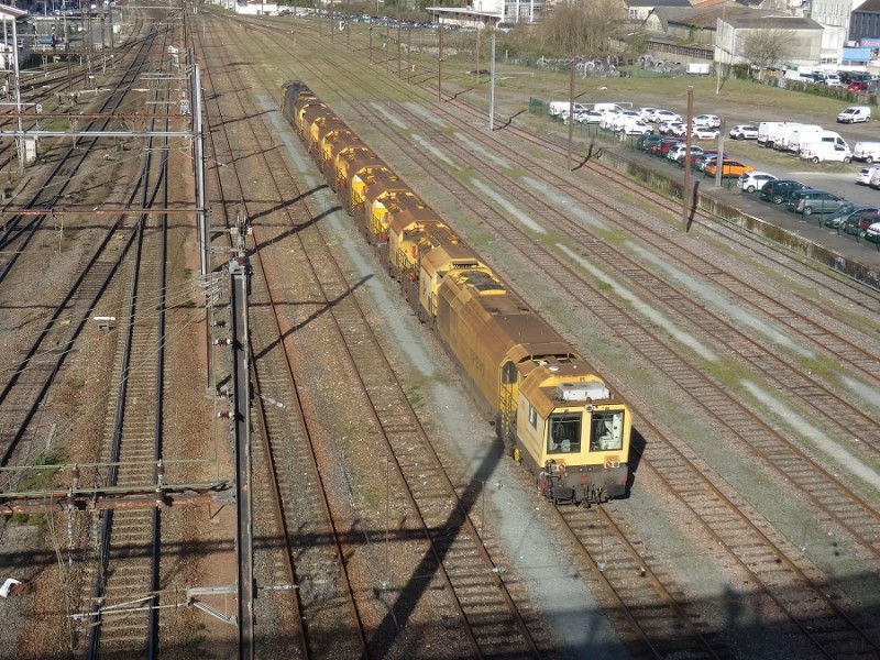 DSC03447R.jpg
