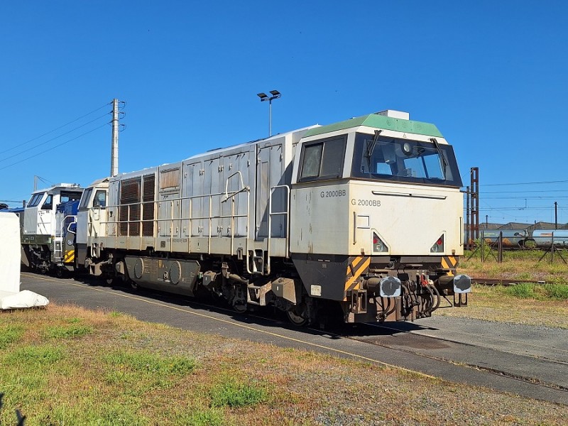 G 2000 002 R.jpg