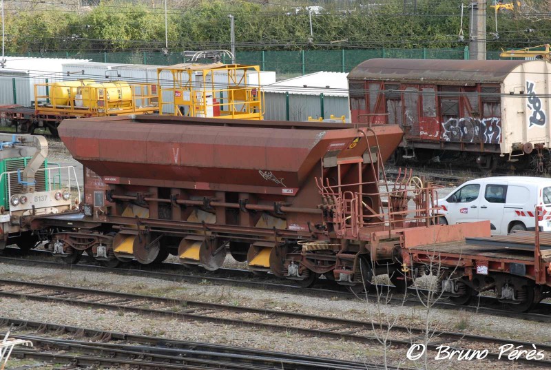 D12-6 - 80 87 977 8 186-7 - SNCF RESEAU (6) (light).JPG