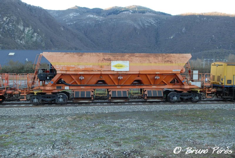 Fanps - 33 87 677 1 469-8 - Colas Rail (1) (light).JPG