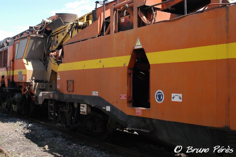 Cribleuse SPRO 1000 - 99 87 9 350 510-3 - Colas Rail (70) (light).jpg