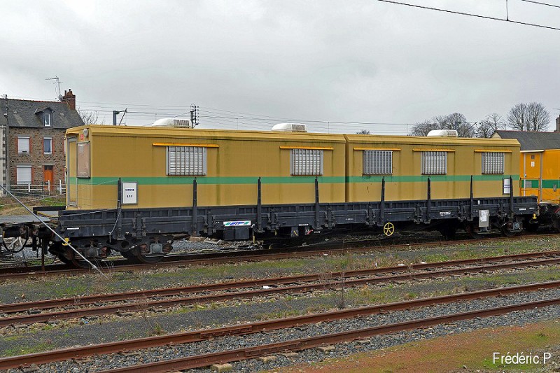 99 87 938 3 768-8 Lamballe01 311212-border.jpg