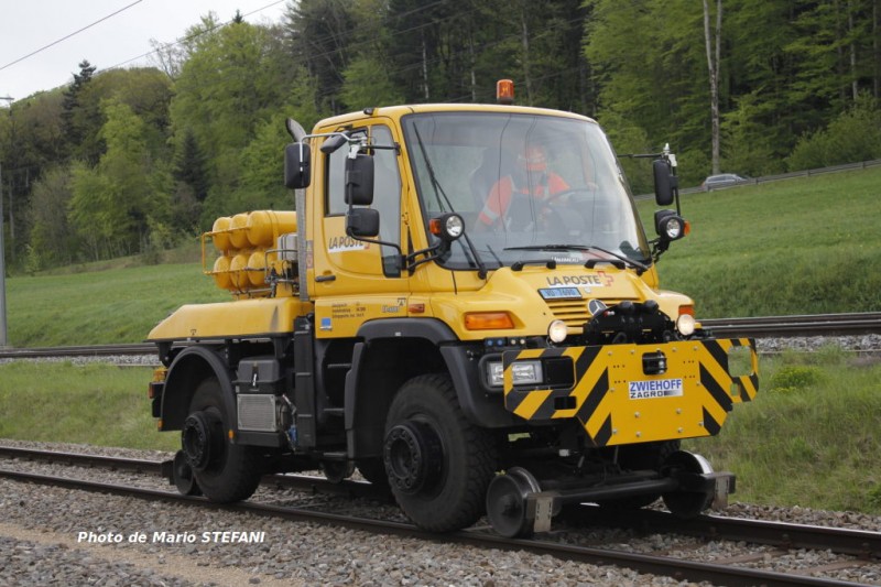 PTT Tm UNIMOG (02) à Daillens 30-04-2010 NMS.JPG