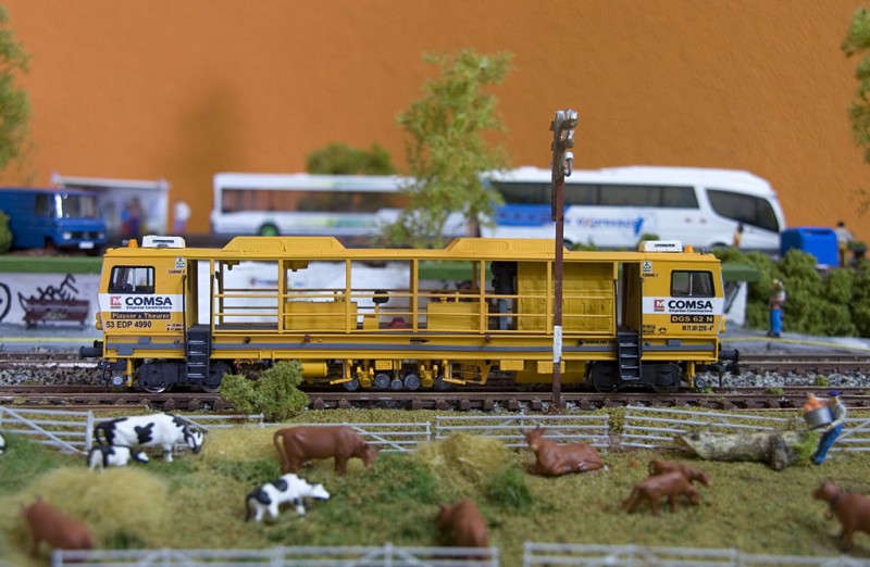 Plasser Theurer DGS 62 N COMSA - Kibri 16070 - 24.jpg