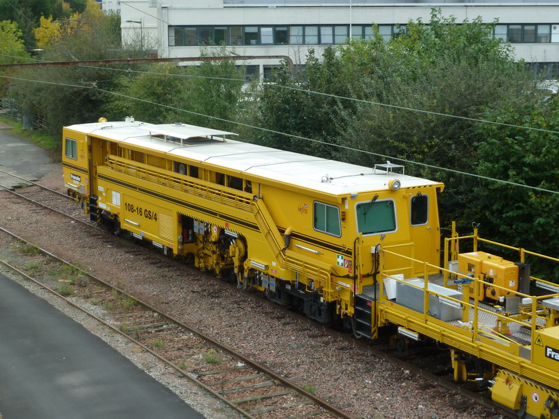 99 87 9 122 052-5 Type 108-16 GS 4 (2013-10-22 Tours) Bourreuse de ligne SNCF (5).jpg