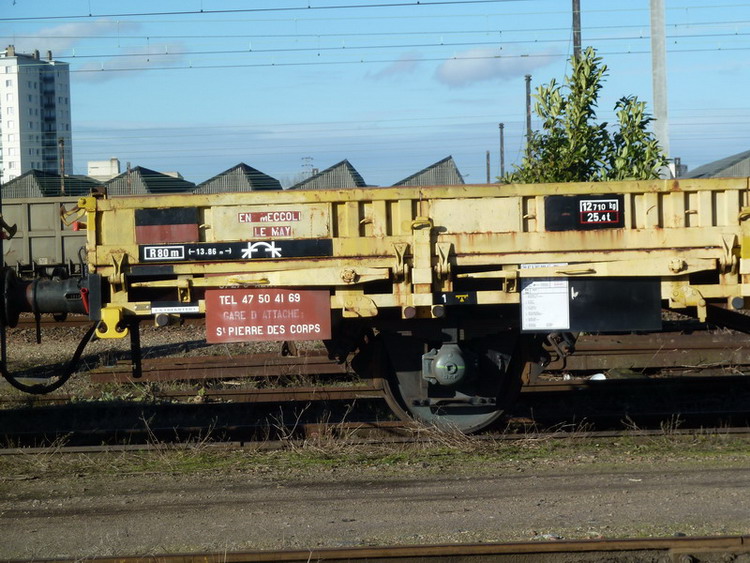 99 87 9 383 888-4 (2014-01-17 St Pierre des Corps) Wagon plat type K50 Meccoli (3).jpg