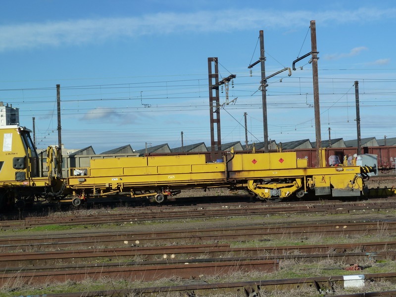 99 87 9 422 518-0 Type 08 32 C N°2048 meccoli (2014-01-17 St Pierre des Corps) (3).jpg