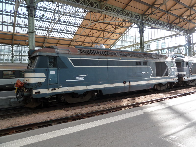 67227 + 67218 = TGV A N° 367 HS (2014-02-28 gare de Tours) voie.E (3).JPG
