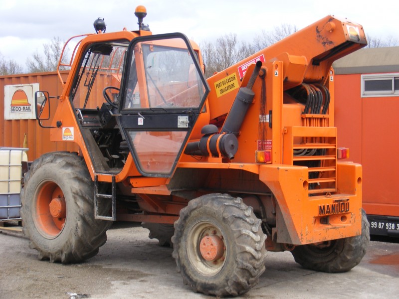 MANITOU MT425CP (1).JPG