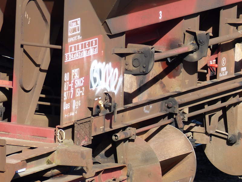 80 87 977 7 151-2 Uas D 12 6 (2014-03-05 St Pierre des Corps) (2).jpg