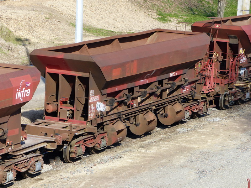 80 87 977 7 151-2 Uas D 12 6 (2014-03-05 St Pierre des Corps) (1).jpg