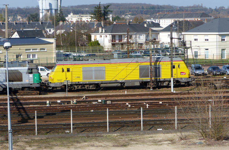 75027 = 67528 (2014-03-10 St Pierre des Corps) (1).jpg