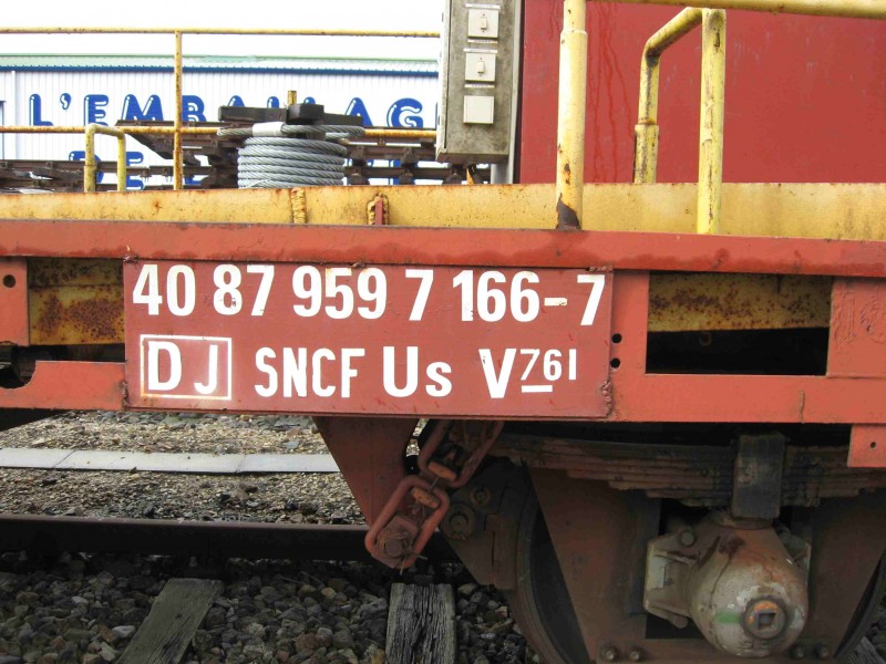 wagon_plat_d.JPG (290.32 Kio) Vu 2629 fois wagon_plat_d.JPG