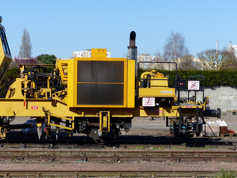 99 87 9 128 058-4 (2014-03-16 Joué-lès-Tours) Combi 20 (10).jpg