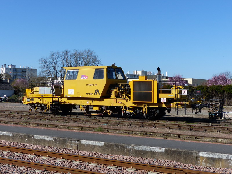 99 87 9 128 058-4 (2014-03-16 Joué-lès-Tours) Combi 20 (13).jpg