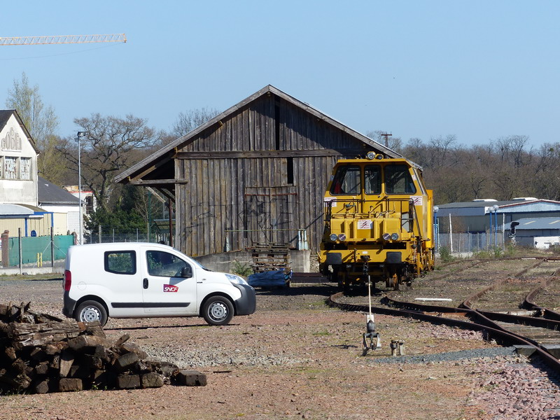 99 87 9 128 058-4 (2014-03-16 Joué-lès-Tours) Combi 20 (18).jpg