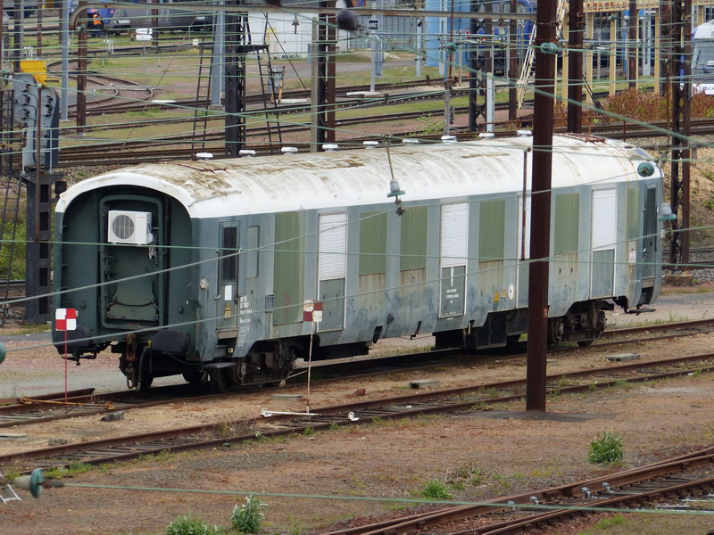 80 87 979 3 308-8 Uas SNCF-TR (2014-04-25 St Pierre des Corps) (1).jpg