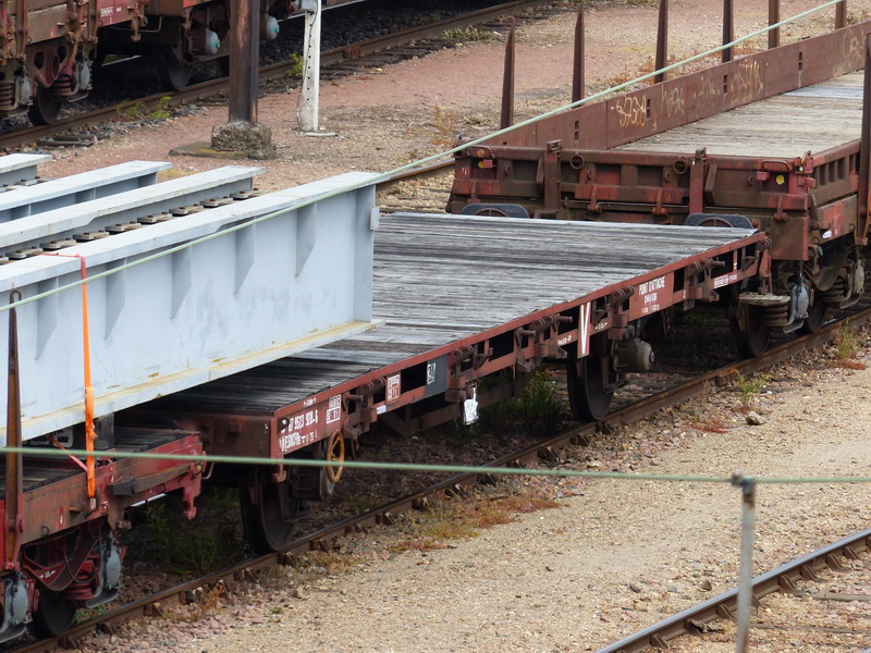 40 87 952 3 920-6 Us K25 1 F SNCF-BD (2014-04-24 St Pierre des Corps) (1).jpg